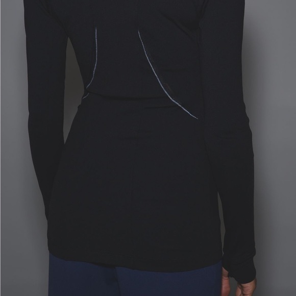 Lululemon &go On The Go Long Sleeve 
in Black. 
Size 4. 
Pristine Condition. - Picture 6 of 7